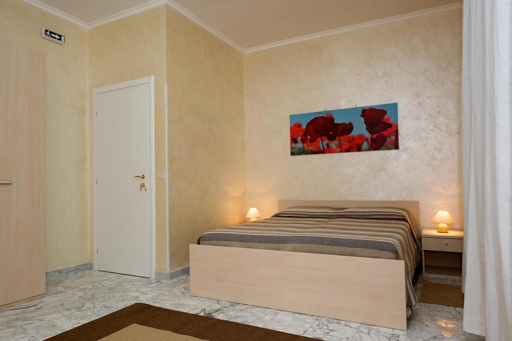 Guesthouse Holiday And רומא מראה חיצוני תמונה