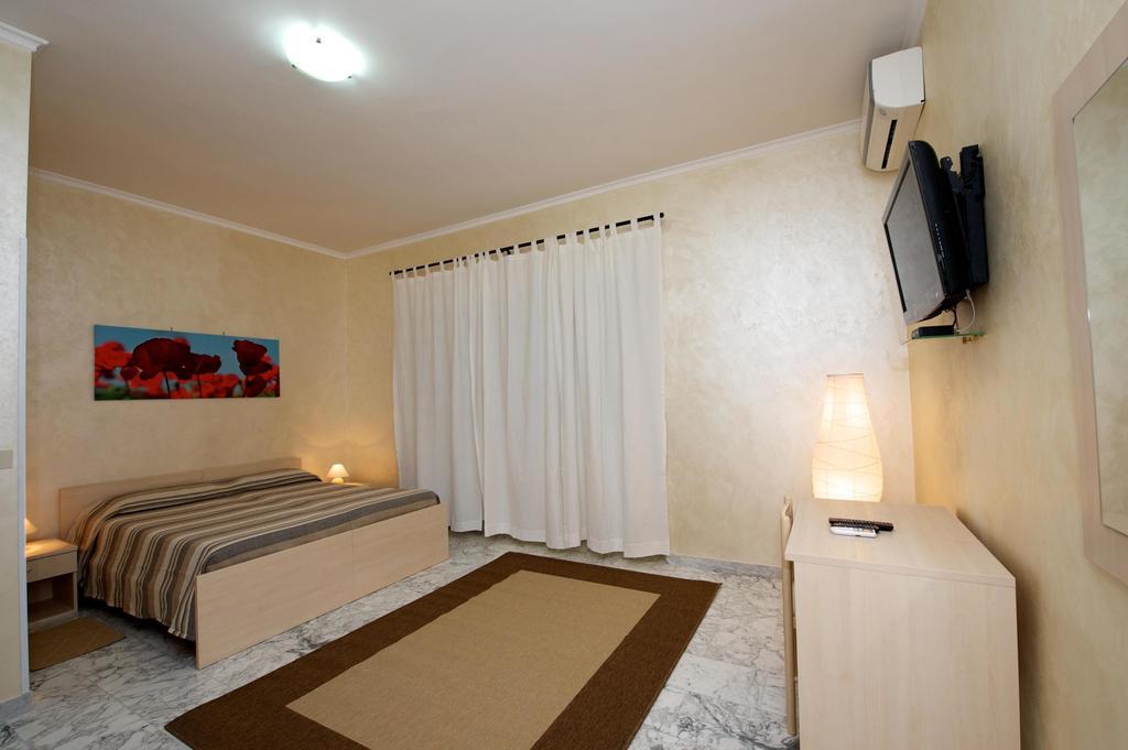 Guesthouse Holiday And רומא מראה חיצוני תמונה