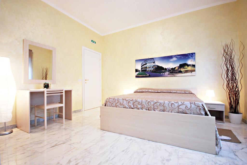 Guesthouse Holiday And רומא חדר תמונה